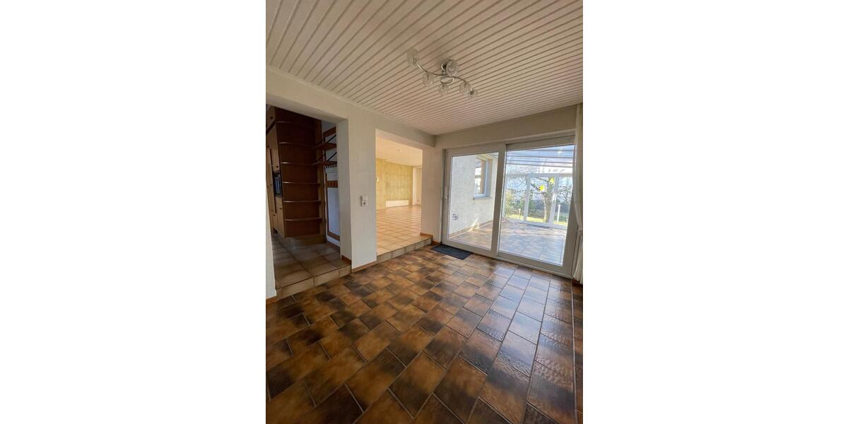 Einfamilienhaus Hochheim am Main - 8 Zimmer, 220 m&sup2;, 775.000&euro; | Angebot:26565880