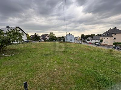 PLATZ FÜR VISIONEN, ERSCHLOSSEN UND BEREIT!