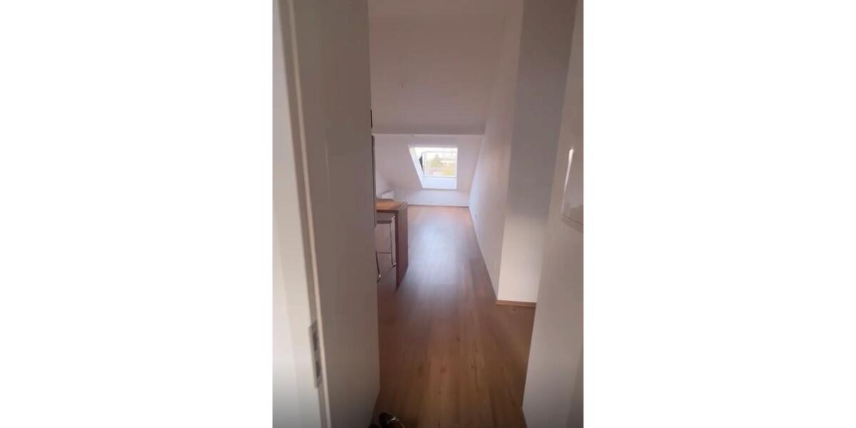 Dachgeschoßwohnung Frankfurt am Main Bockenheim - 2 Zimmer, 36 m&sup2;, 990&euro; | Angebot:25362696