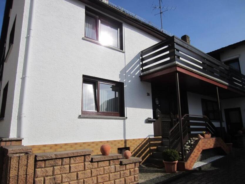 Gemütliche DHH mit 3 ZKB und Stellplatz in Bad Schwalbach-OT zimmer