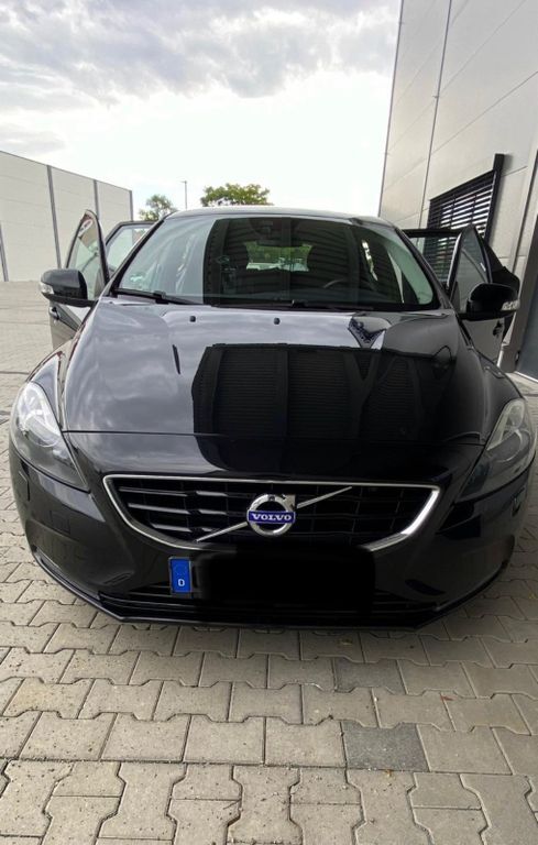 V40