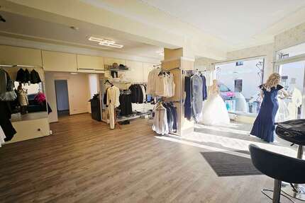 Einzelhandel in Wiesbaden 2.200 € 220 m² zimmer