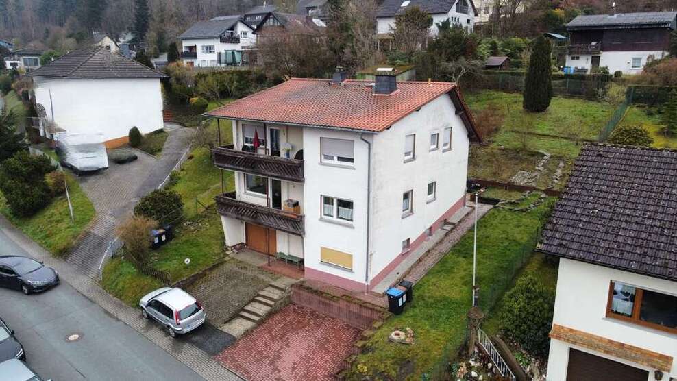 Haus zum Kaufen in Weilrod 330.000 € 205 m²