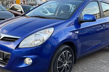 Hyundai i20 83.000 km 6.490 &euro; Wiesbaden 65187