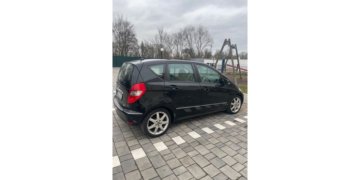Mercedes-Benz A 180 319.000 km 2.200 &euro; Raunheim 65479