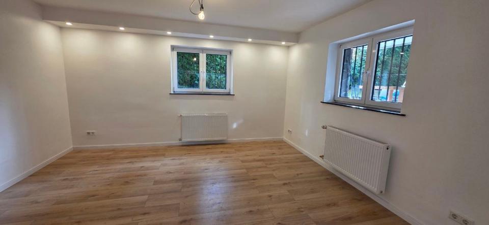 Untergeschosswohnung mit Balkon in Kelkheim (Taunus) 2 zimmer