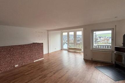 Haus Heidenrod - 4 Zimmer, 147 m&sup2;, 300.000&euro; | Angebot:26995162