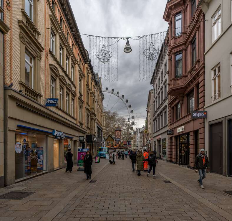 Einzelhandel in Wiesbaden 2.300 € 185 m²