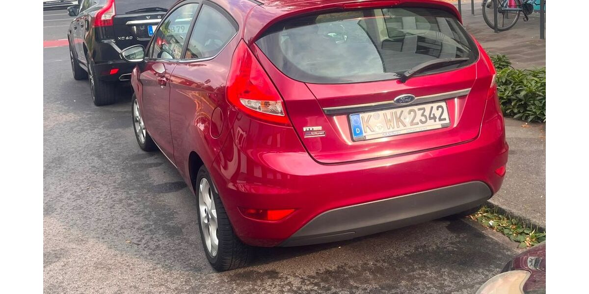 Ford Fiesta 162.400 km 2.750 &euro; Düsseldorf 40627
