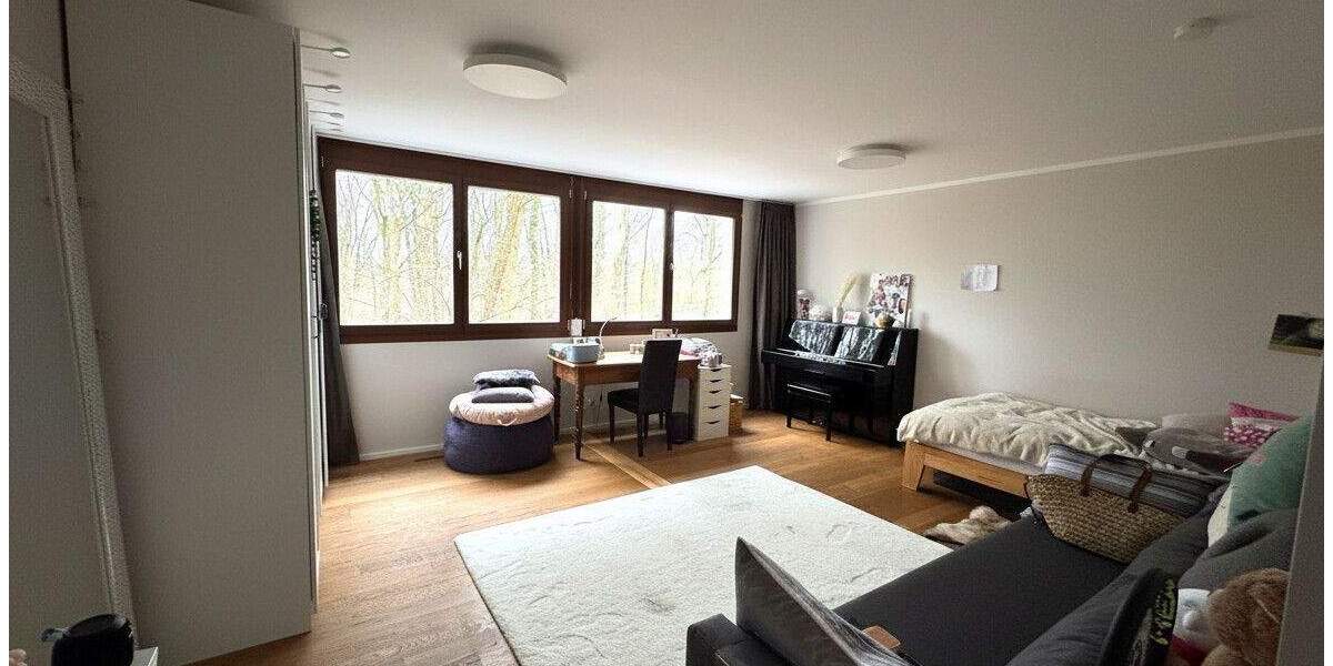 Reihenmittelhaus Frankfurt am Main Hausen - 4 Zimmer, 182 m&sup2;, 3.500&euro; | Angebot:25796137