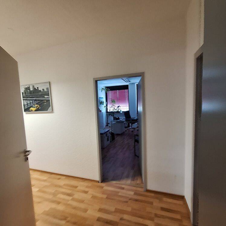 Ffm.-Griesheim: Bürofläche ca. 250 m² - Flughafen und Messe schnell erreichbar