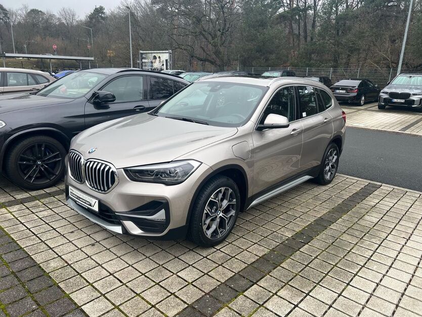 BMW X1 33.049 km 23.750 € Frankfurt am Main 60596