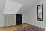 Dachwohnung zw. Wiesbaden und Frankfurt a.M.(Leben a. d. Land mit Möglk. zur Glasfasernutzung) 3 zimmer