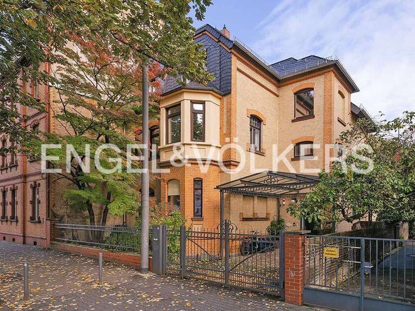 Haus zum Kaufen in Unterliederbach 1.575.000 € 314 m²