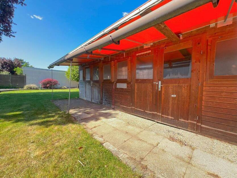 Bungalow auf sehr großzügigem Grundstück - Film ansehen!