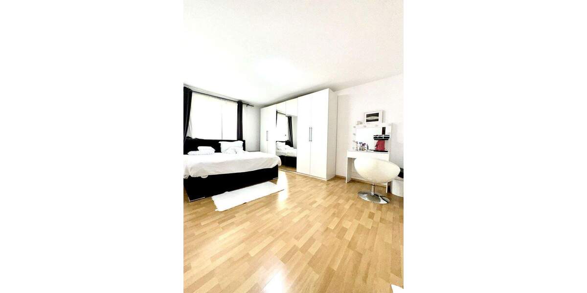 Wohnen mit Wohlfühlfaktor - Traumhafte 4-Zimmer-Wohnung mit Balkon und Tiefgaragenstellplatz 4 zimmer