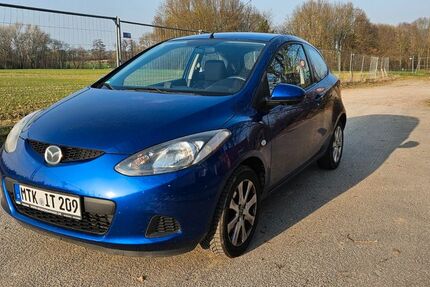 Mazda 2 123.000 km 3.350 &euro; Bad Soden 65812