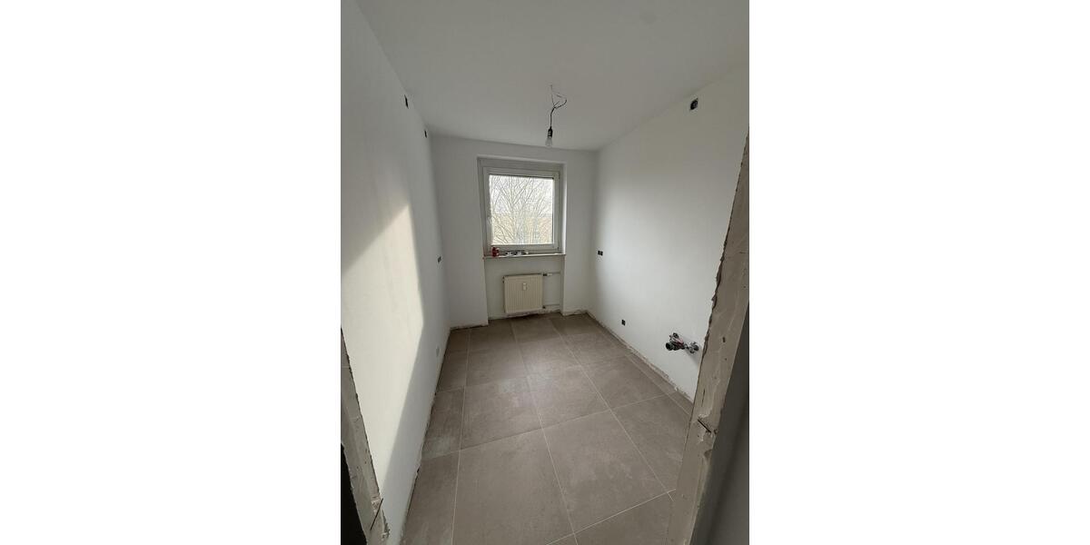 Erstbezug nach Sanierung: 3-Zi.-Wohnung mit Balkon in Steinbach 3 zimmer