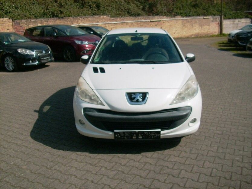 Peugeot 206 205.300 km 899 € Wiesbaden 65187