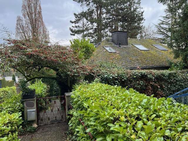 Haus zum Kaufen in Wiesbaden 1.150.000 € 265 m² 10 zimmer