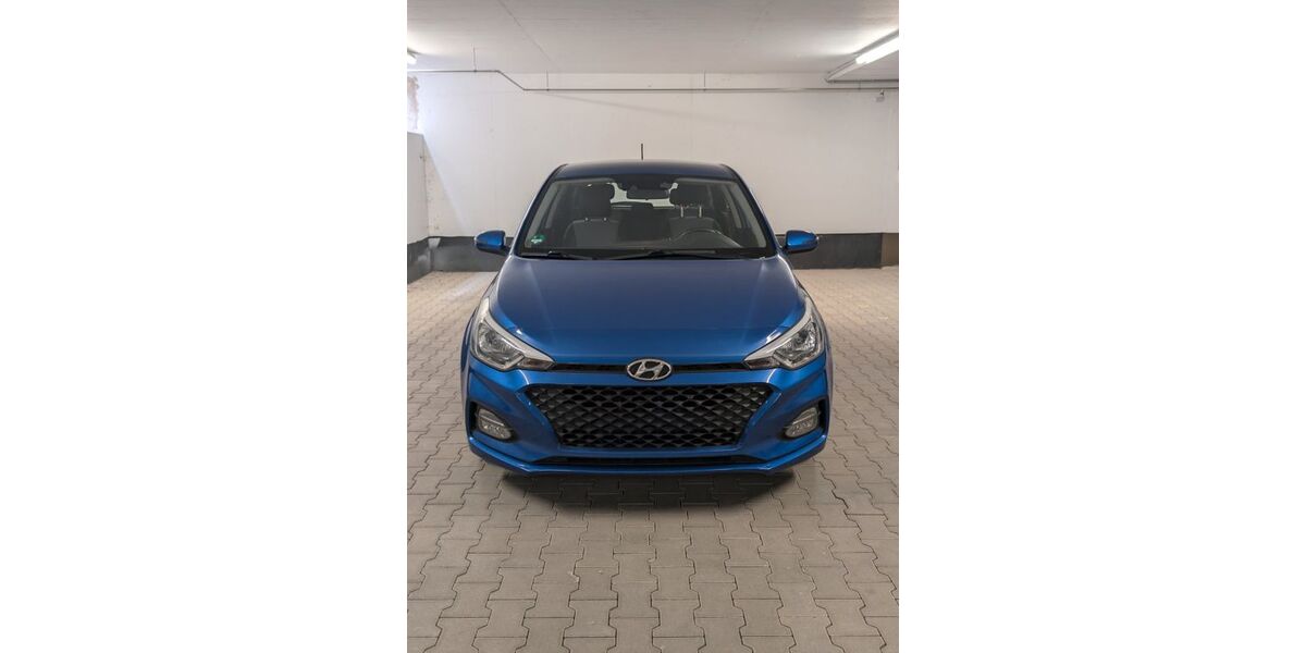 Hyundai i20 107.300 km 8.900 &euro; Wiesbaden 65205