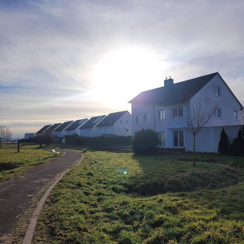 Provisionsfrei! Haus 163qm Wohnen in Parkrandlage Einbauküche mit KochInsel
