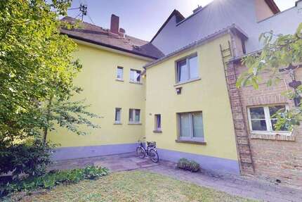 Haus zum Kaufen in Frankfurt am Main 479.000 € 178 m² 8 zimmer