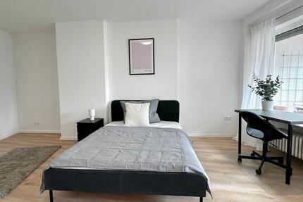 WG Neugründungshared flat: Moderne 5-Zimmer WG in zentraler Lage in Frankfurt am Main
