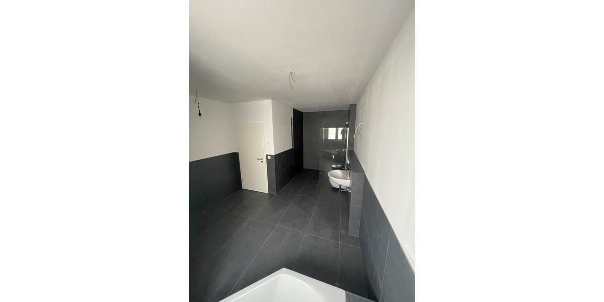 Doppelhaushälfte Rüsselsheim am Main - 6 Zimmer, 174 m&sup2;, 2.500&euro; | Angebot:24862391