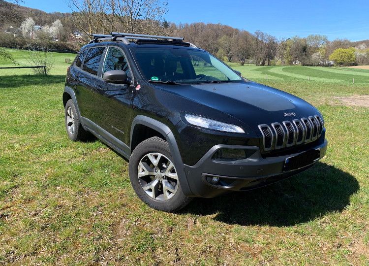 Jeep Cherokee 108.600 km 12.950 &euro; Niedernhausen 65527