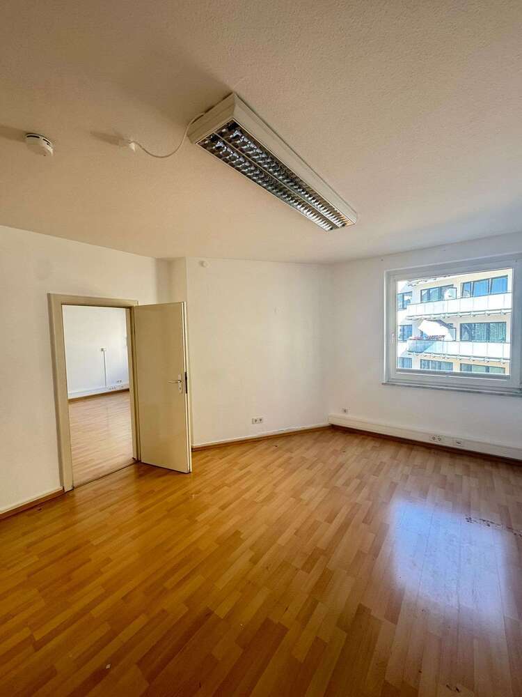 Büro in Wiesbaden 800 € 100 m²