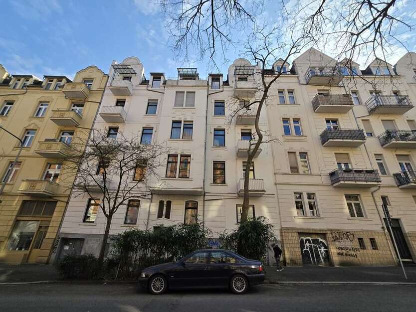 Wohnung zum Kaufen in Wiesbaden 240.000 € 94.27 m²