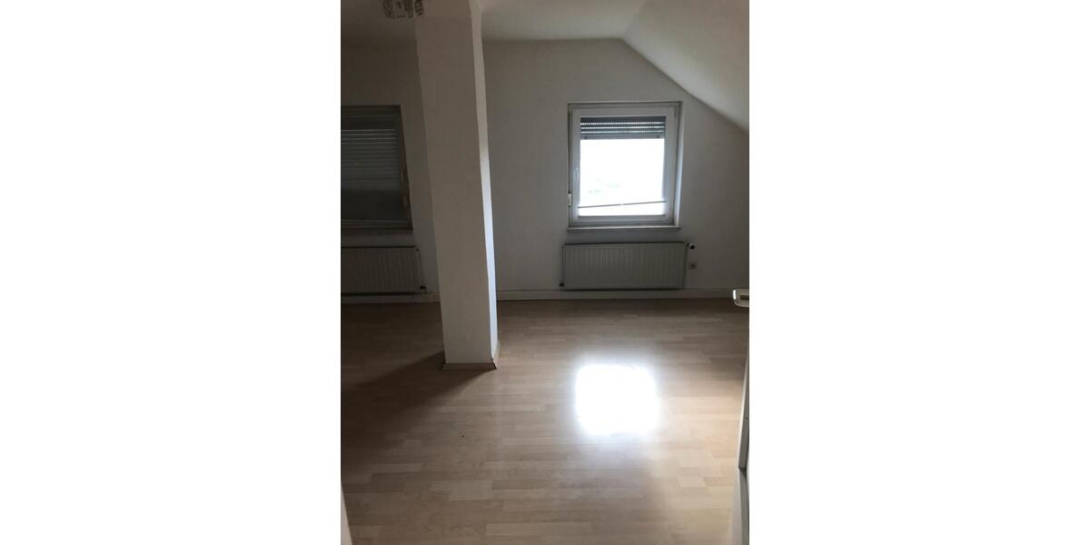 Dachgeschoßwohnung Rüsselsheim am Main - 3 Zimmer, 70 m&sup2;, 800&euro; | Angebot:26527294