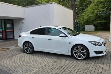 Opel Insignia CT 130.000 km 10.900 &euro; Sulzbach (Taunus) 65843