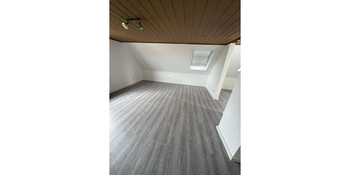 Dachgeschoßwohnung Budenheim - 1.5 Zimmer, 32 m&sup2;, 520&euro; | Angebot:26659694