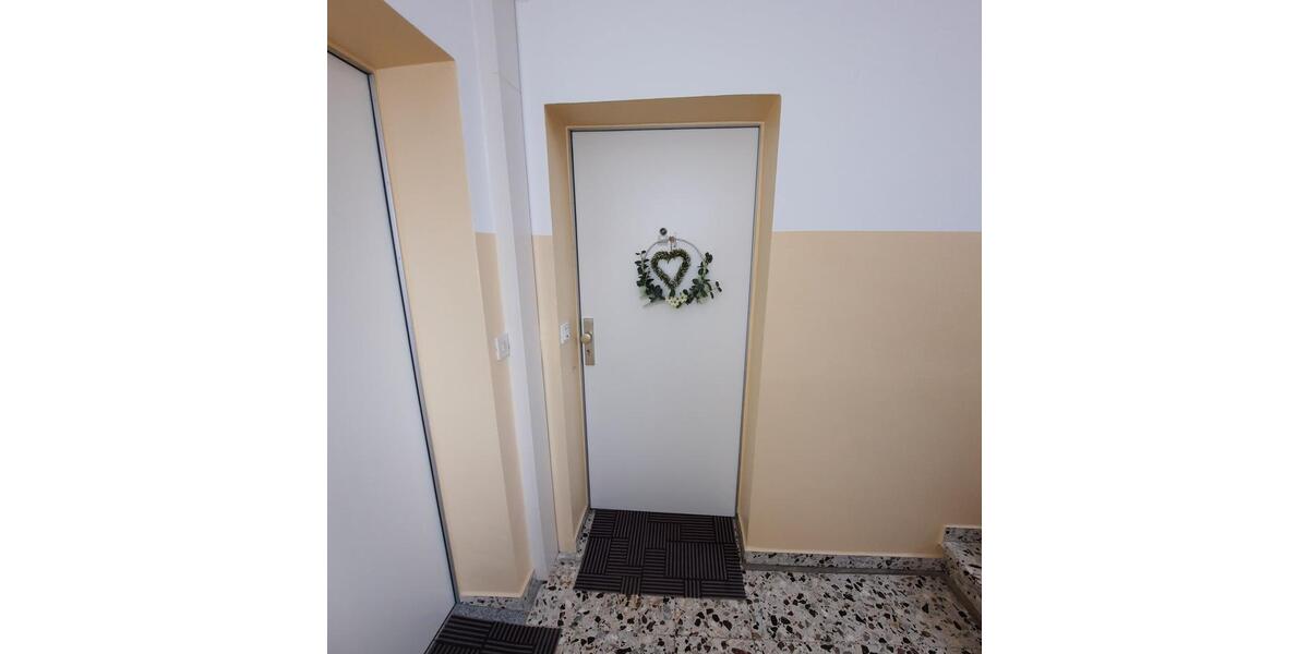 Etagenwohnung Wiesbaden Mainz-Amöneburg - 4 Zimmer, 85 m&sup2;, 1.100&euro; | Angebot:25406577