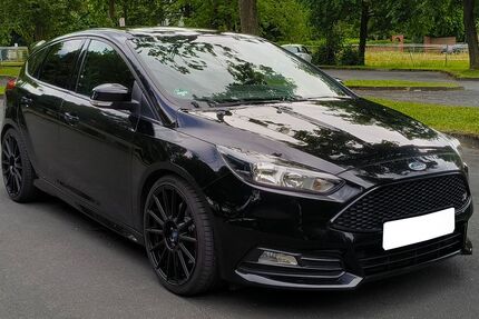 Ford Focus 117.820 km 14.290 &euro; Bad Camberg 65520