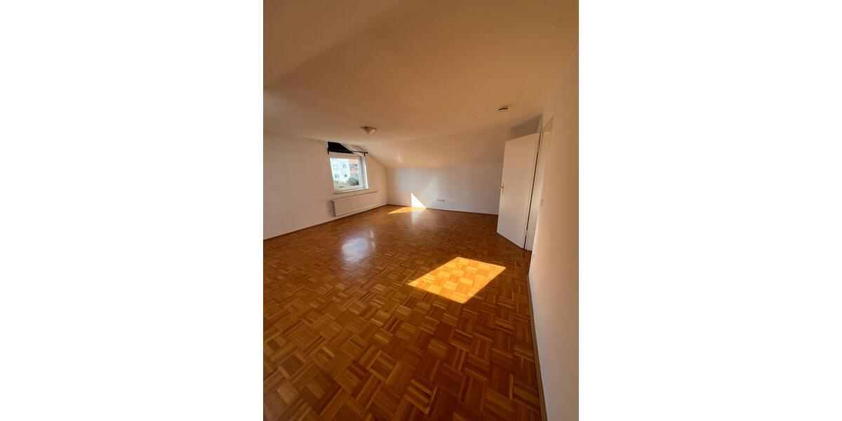 Dachgeschoßwohnung Taunusstein - 2 Zimmer, 75 m&sup2;, 790&euro; | Angebot:26183009