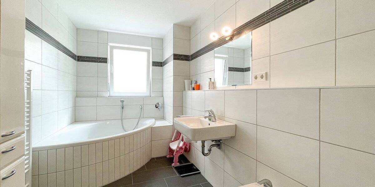 Etagenwohnung Rüsselsheim - 4 Zimmer, 97 m&sup2;, 390.000&euro; | Angebot:24028191