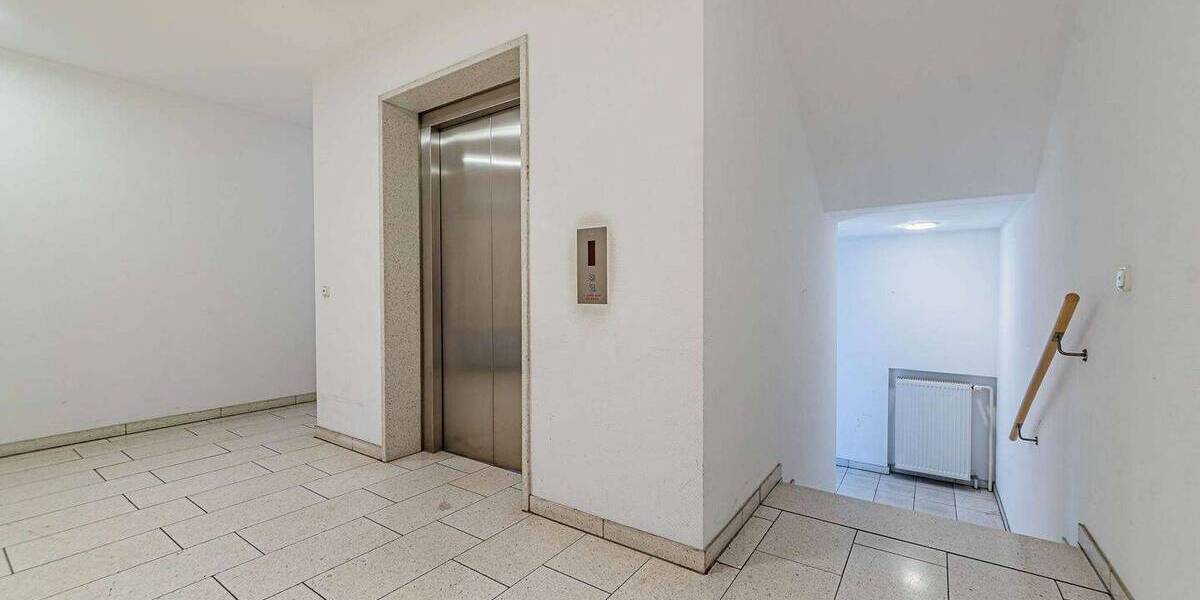 Etagenwohnung Frankfurt am Main Bockenheim - 2 Zimmer, 63 m&sup2;, 1.630&euro; | Angebot:25926617