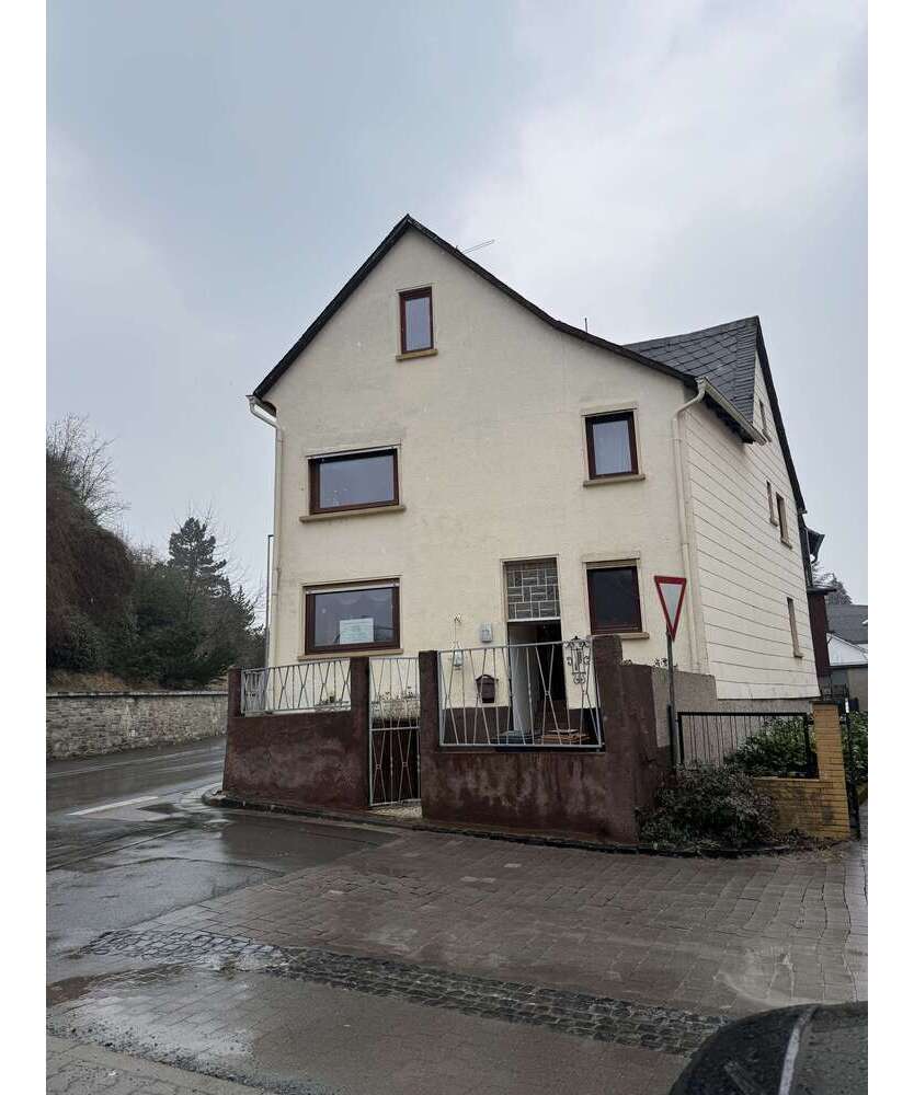 Haus zum Kaufen in Villmar Weyer 126.000 € 142 m²