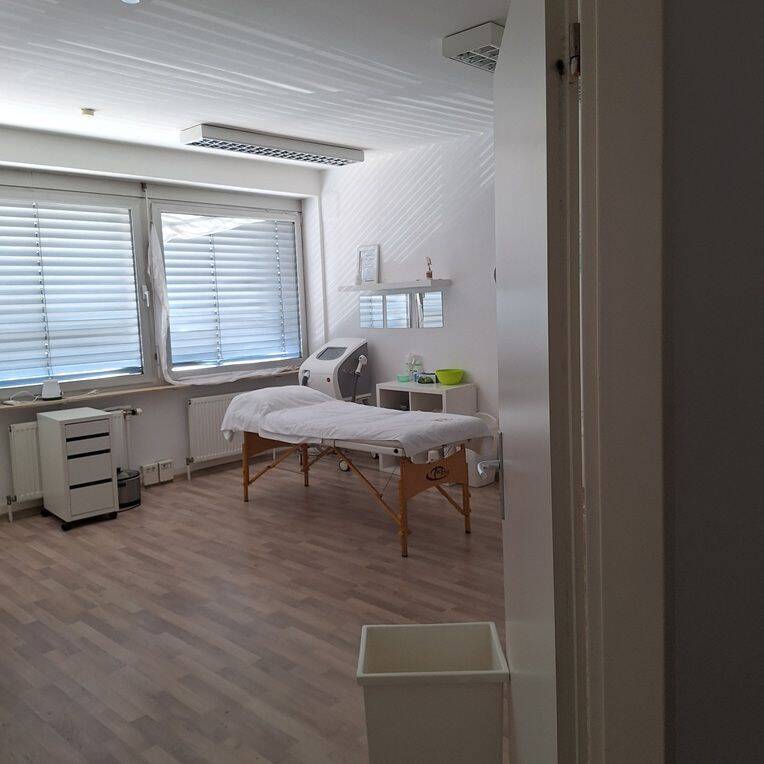 65933 Ffm.-Griesheim - Praxisfläche ca. 125 m²