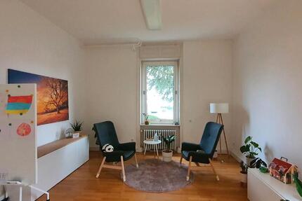 biete Praxisraum in einer Praxisgemeinschaft zimmer