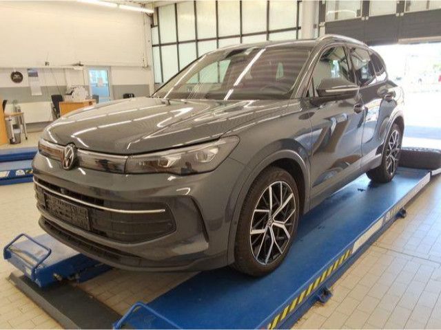 VW Tiguan 28.023 km 37.980 € Frankfurt 60326