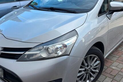 Toyota Verso 180.000 km 8.889 &euro; Ingelheim 55262