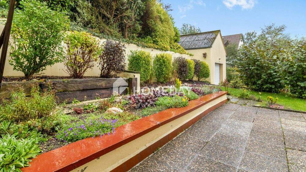 Familienidylle im Grünen - vielseitiges Zweifamilienhaus mit Ausbaureserve 6 zimmer