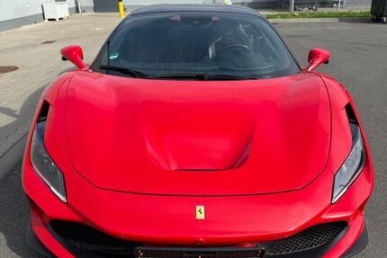 Ferrari F8 29.523 km 259.000 &euro; MAINZ 55116