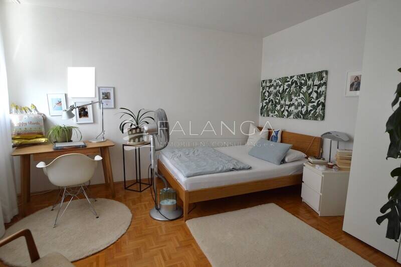FALANGA ImmobilieN-Begehrter großer Bungalow in prima Zustand und top Grünlage in Mörfelden-Walldorf