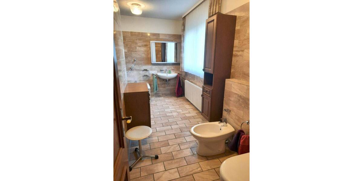 Einfamilienhaus Kriftel - 8 Zimmer, 251 m&sup2;, 980.000&euro; | Angebot:25968360