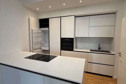 Wohnung Wiesbaden Biebrich - 4 Zimmer, 130 m&sup2;, 2.600&euro; | Angebot:26402376